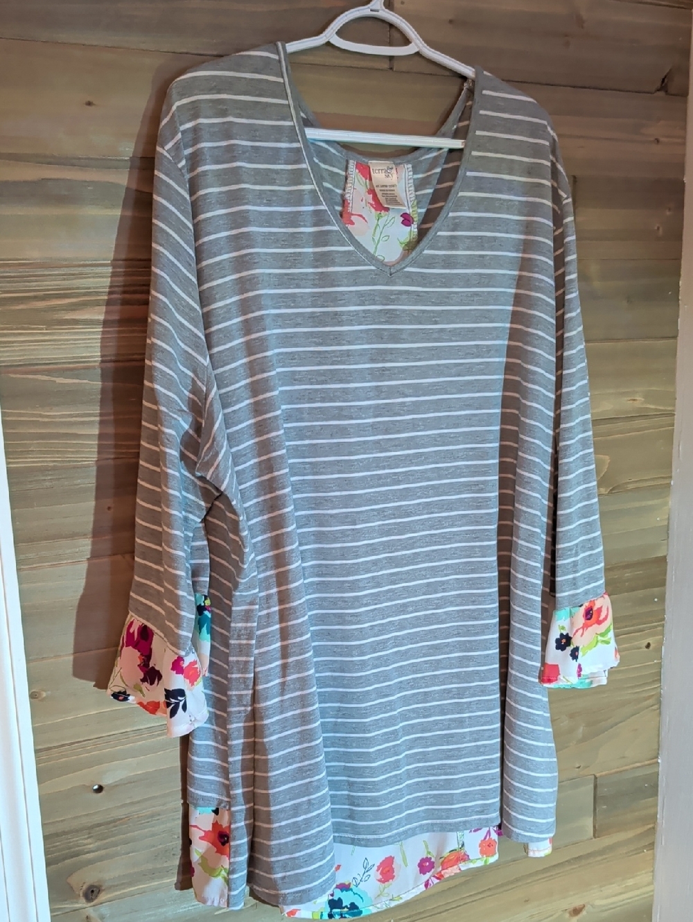 Terra & Sky Gray and White Striped V-Neck Tunic with Floral Accents 4X